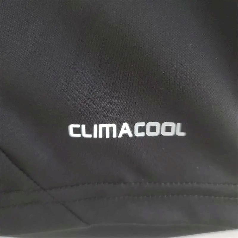 Camisa retrô de goleiro do Real Madrid 2011/12