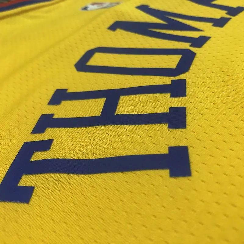 Camisa Klay Thompson Amarela Swingman Versão Jogador Masculina – Edição City