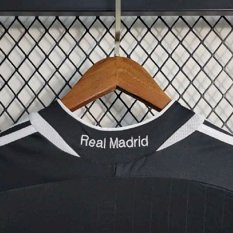 Camisa reserva retrô do Real Madrid 2006/07
