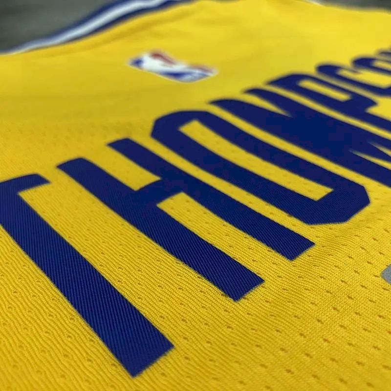 Camisa amarela masculina Klay Thompson versão jogador – Edição clássica