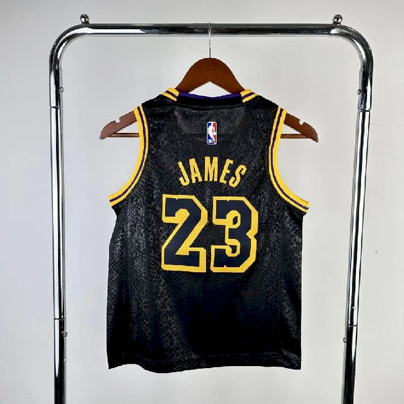 Camisa preta do time juvenil LeBron James