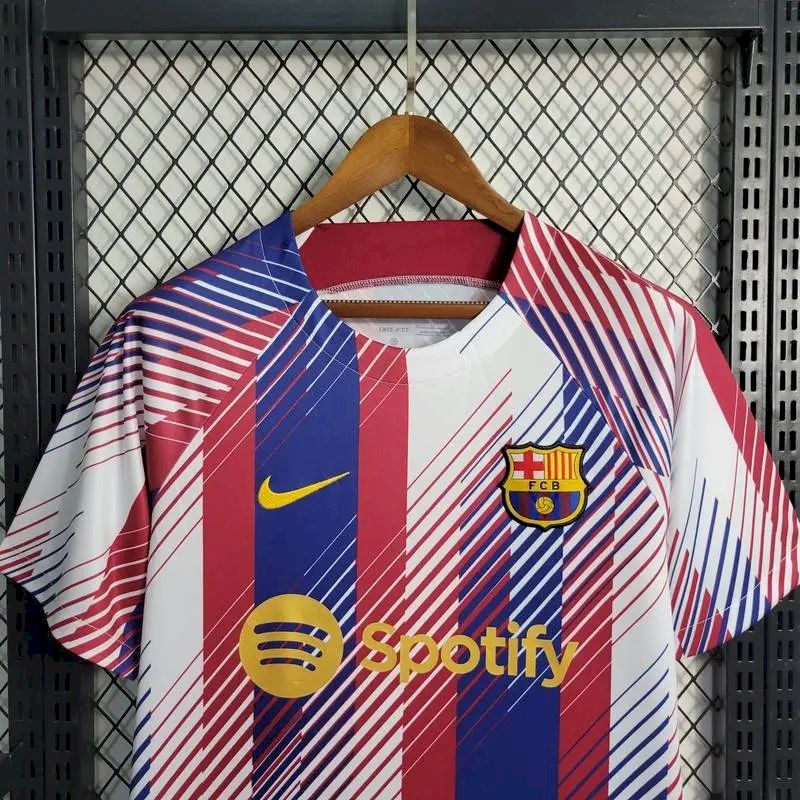 Camisa de treino pré-jogo do Barcelona 2023/24