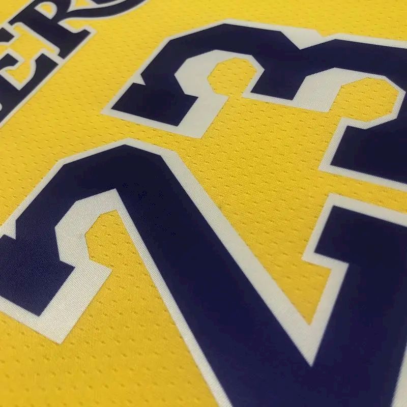 Camisa amarela masculina do LeBron James – Edição de 75º aniversário