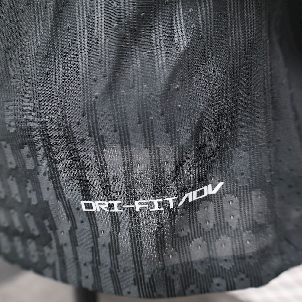 Camisa de goleiro da Holanda 2025/26 vaza, versão do jogador