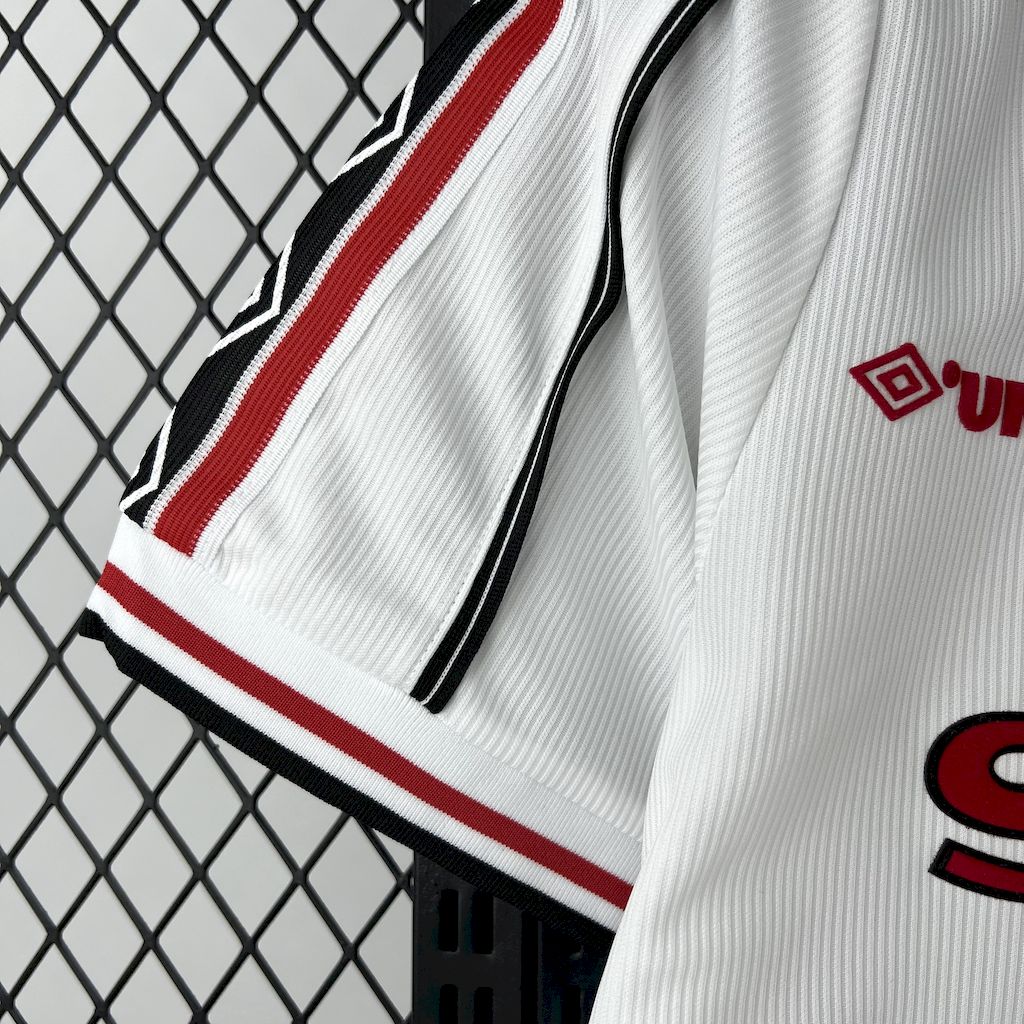 Manchester United 1998/99 White Retro Jersey