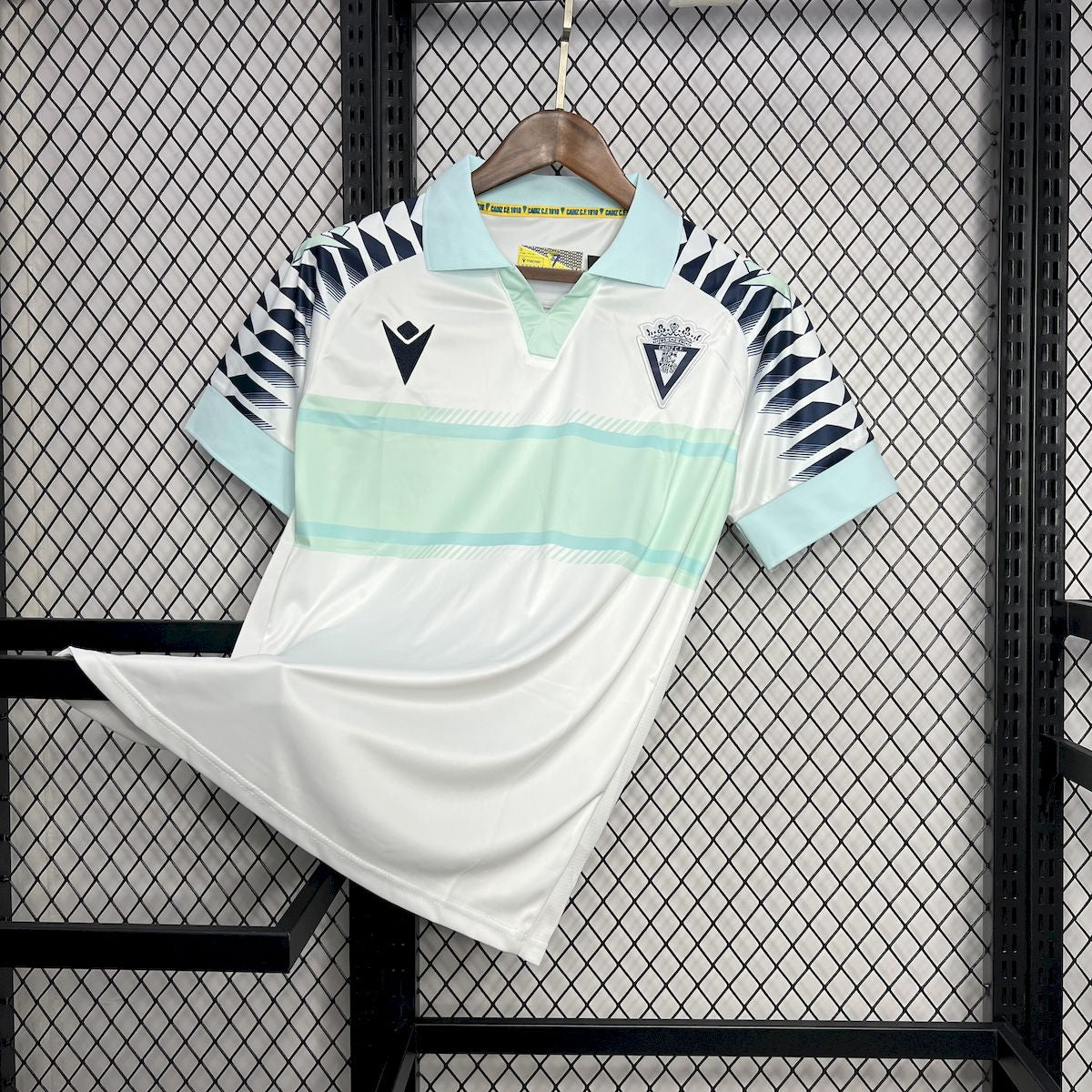 Camisa reserva do Cadiz 2024/25