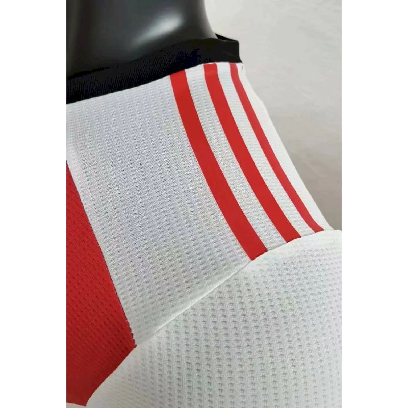 Camisa do River Plate comemorativa dos 120 anos da temporada 2021/22, versão jogadora