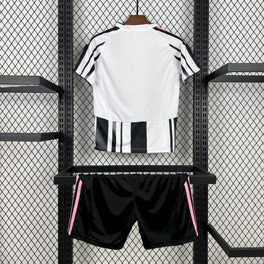Juventus 2025/26 Home Kids Kit