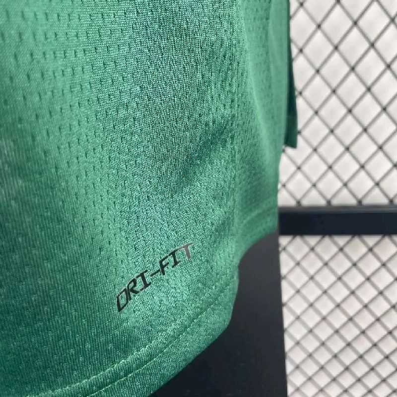Camisa masculina Kristaps Porzingis verde da equipe