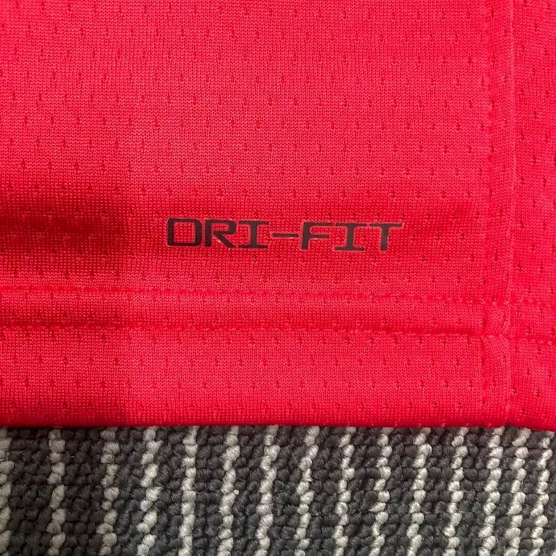 Camisa vermelha masculina Lauri Markkanen – Edição de 75º aniversário