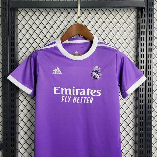 Camisa e shorts retrô infantil do Real Madrid 2017/18