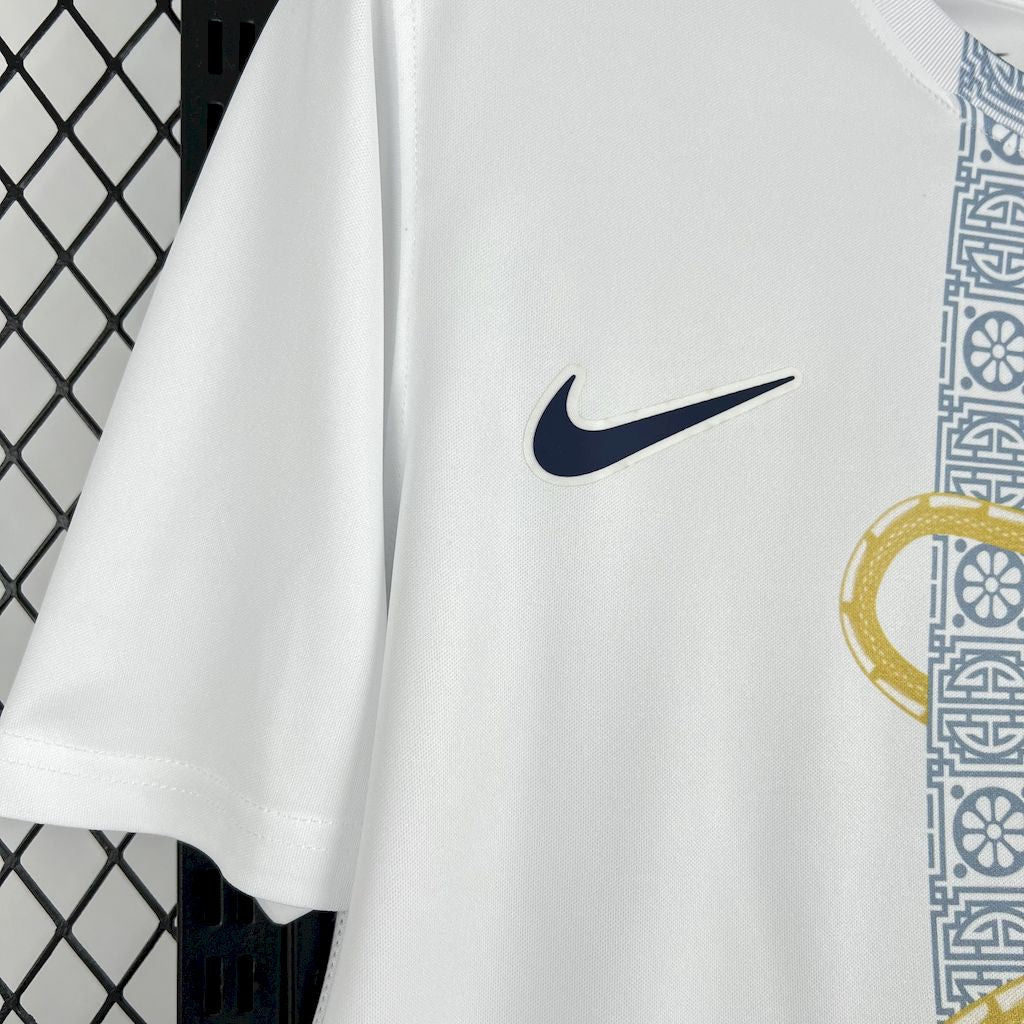Camisa Tottenham Hotspur 2025/26 Edição Cobra Ouro Branco