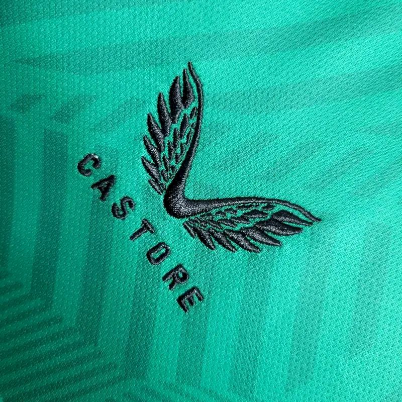 Kit reserva infantil do Newcastle United 2023/24
