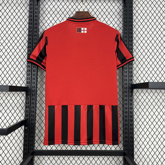 Camisa retrô do AC Milan edição 2024/25