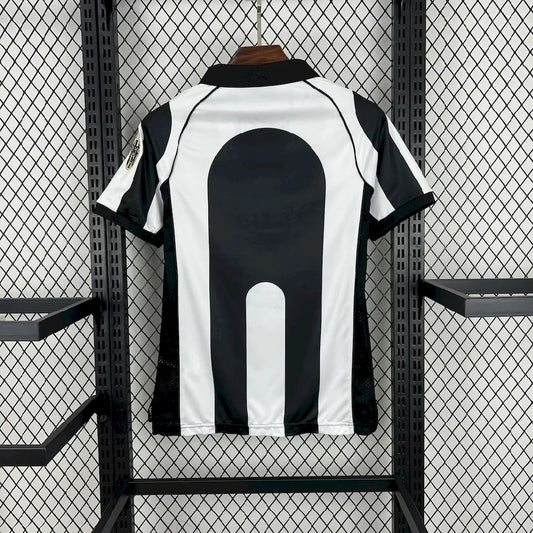 Camisa retrô titular da Juventus 1997/99