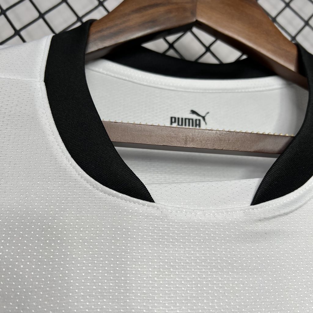 Camisa titular do Valencia 2024/25