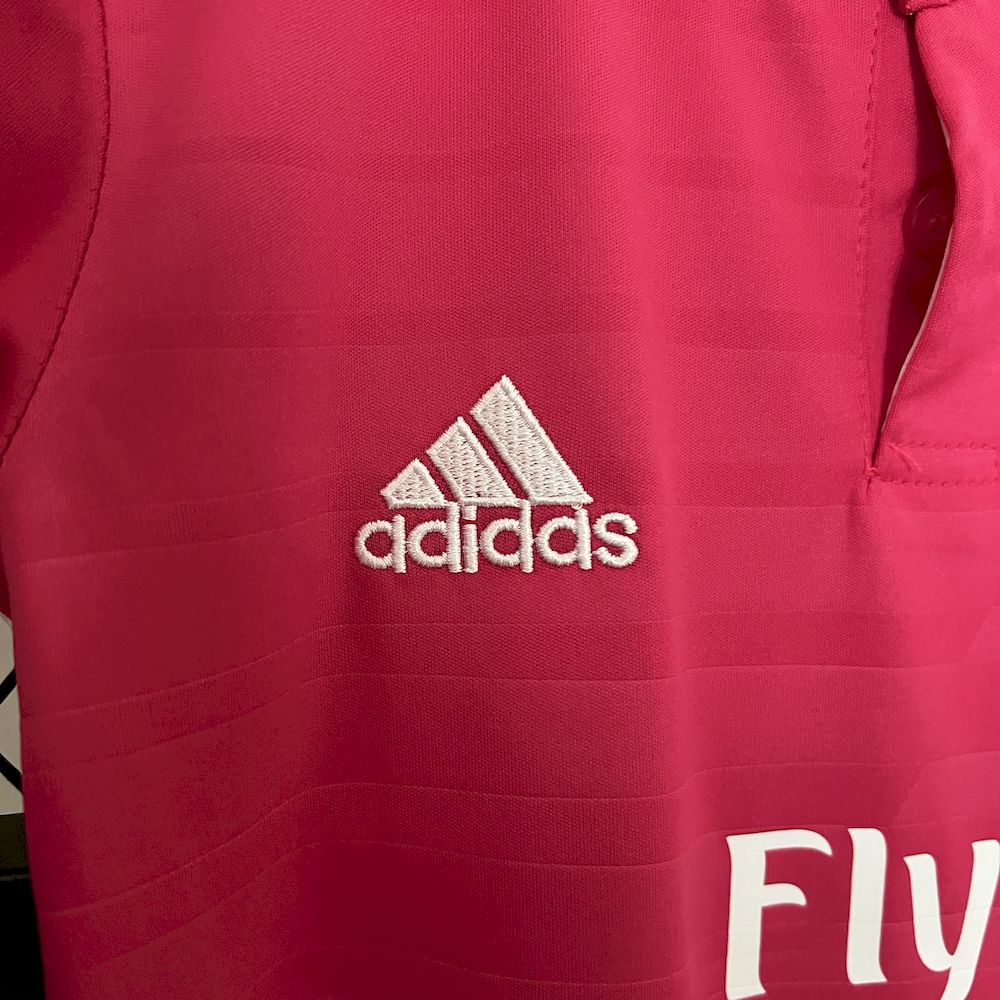 Camisa e shorts retrô infantil do Real Madrid 2014/15