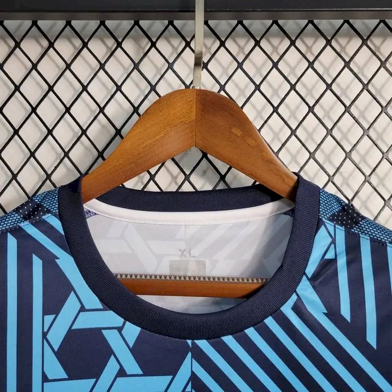 Camisa de treino pré-jogo da Dinamarca 2023/24