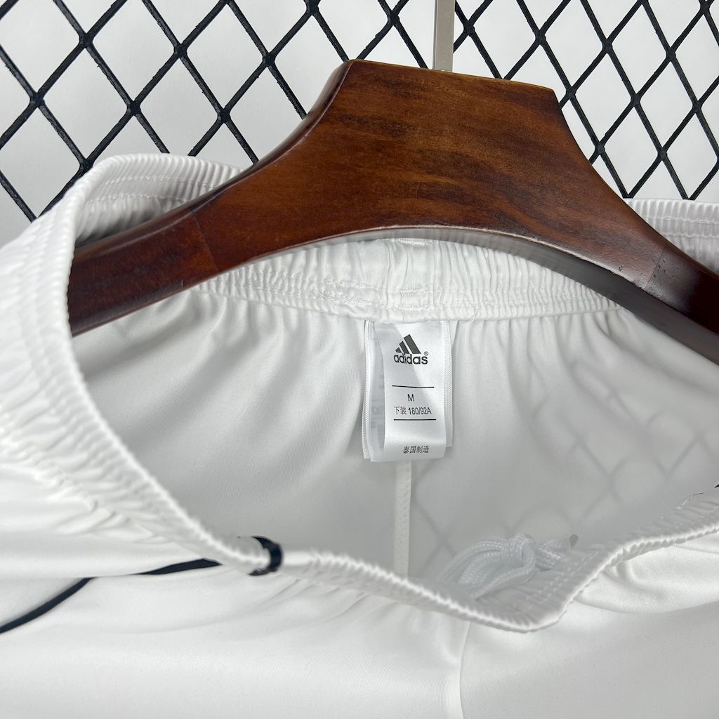 Men's Manchester United 2025/26 Home Shorts