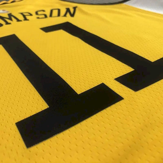 Camisa Klay Thompson com gola V amarela versão jogador masculina – Edição Statement