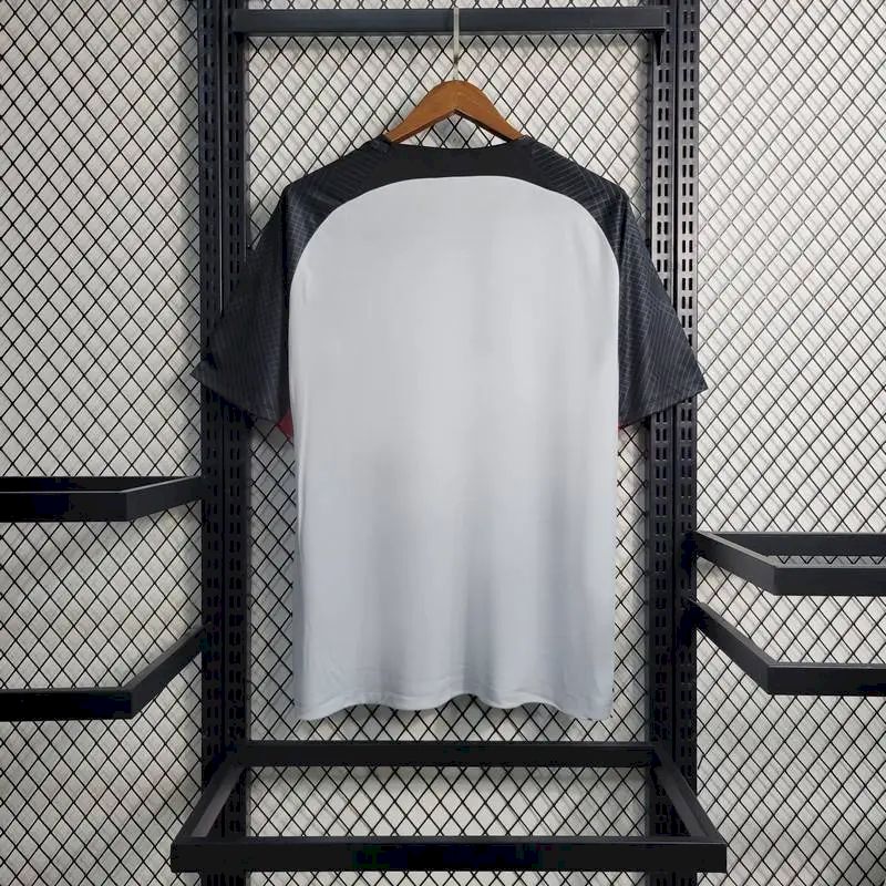 Camisa de treino pré-jogo do Barcelona 2023/24