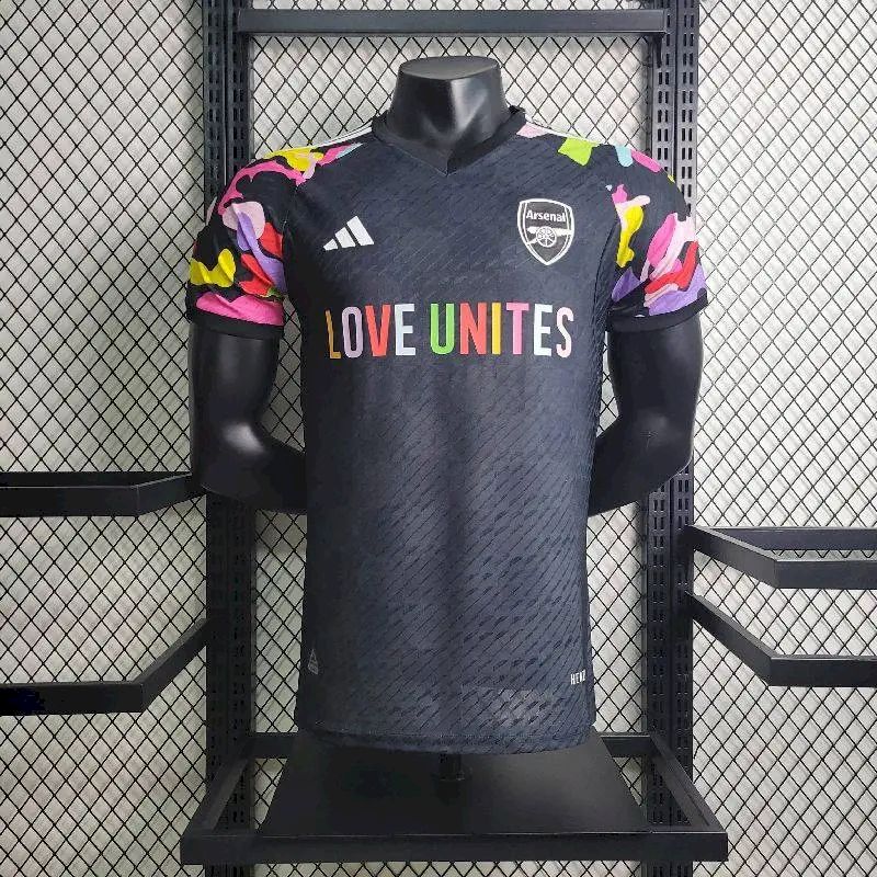 Camisa de treino pré-jogo do Arsenal 2024/25, versão jogador