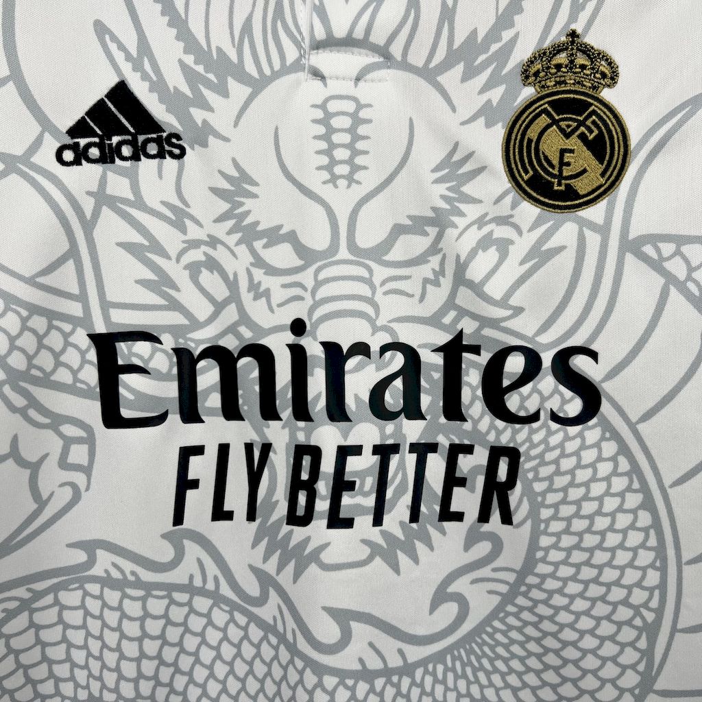 Real Madrid 2022/23 Dragon Kids Kit