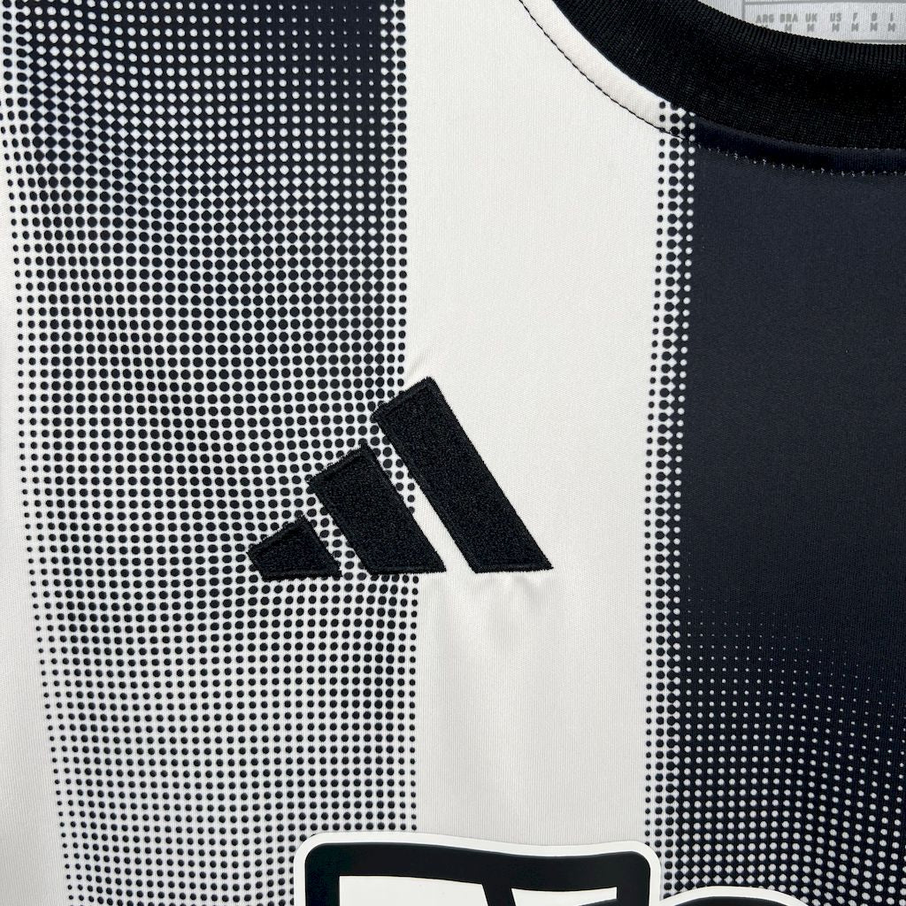 Newcastle United 2025/26 Home Jersey
