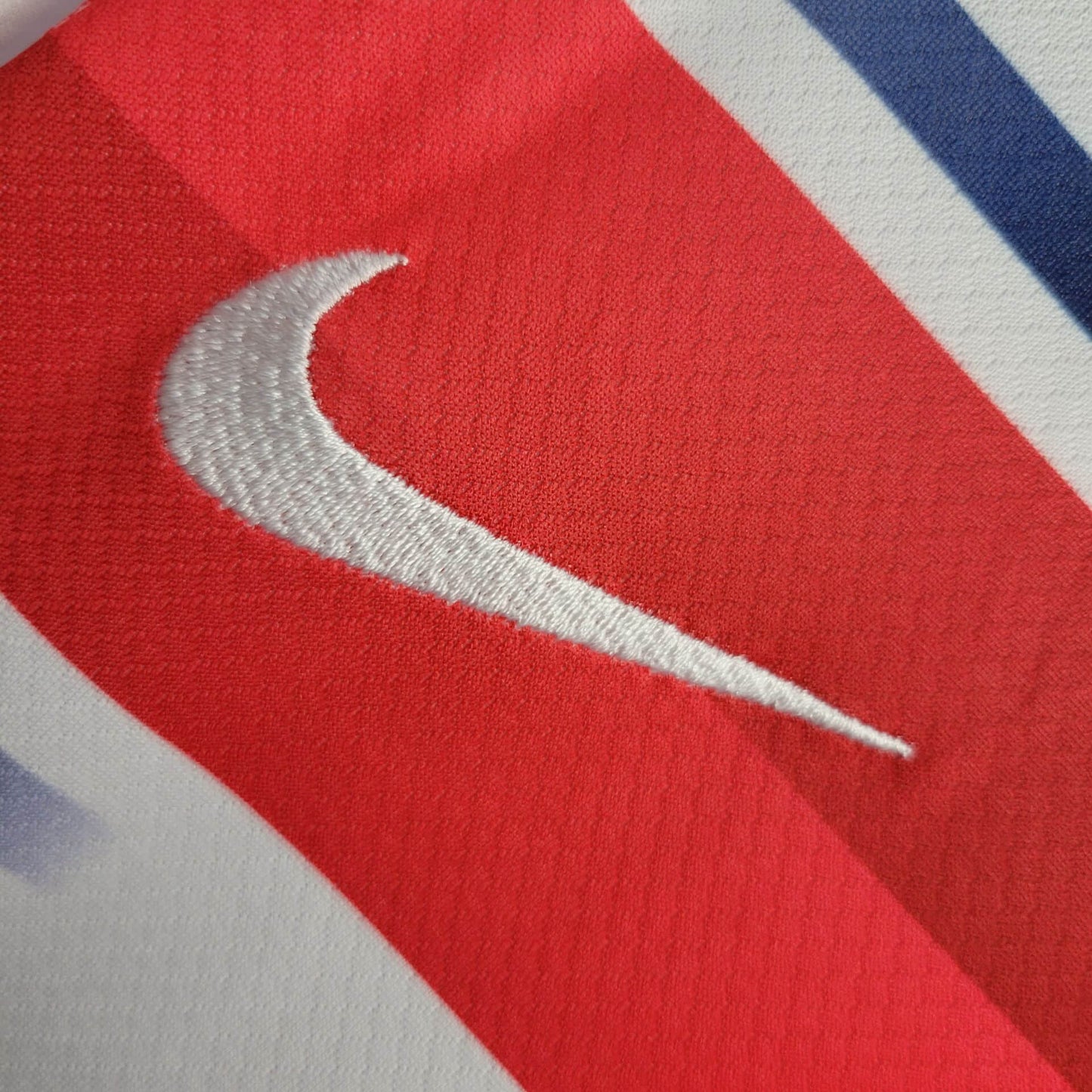 Camisa pré-jogo da Inglaterra para a Eurocopa 2024/25