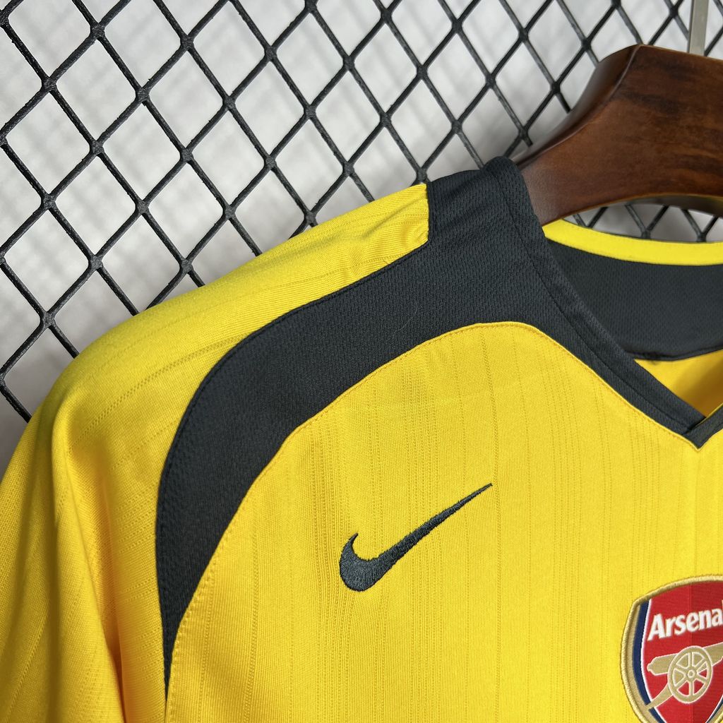 Camisa retrô reserva do Arsenal 2005/06
