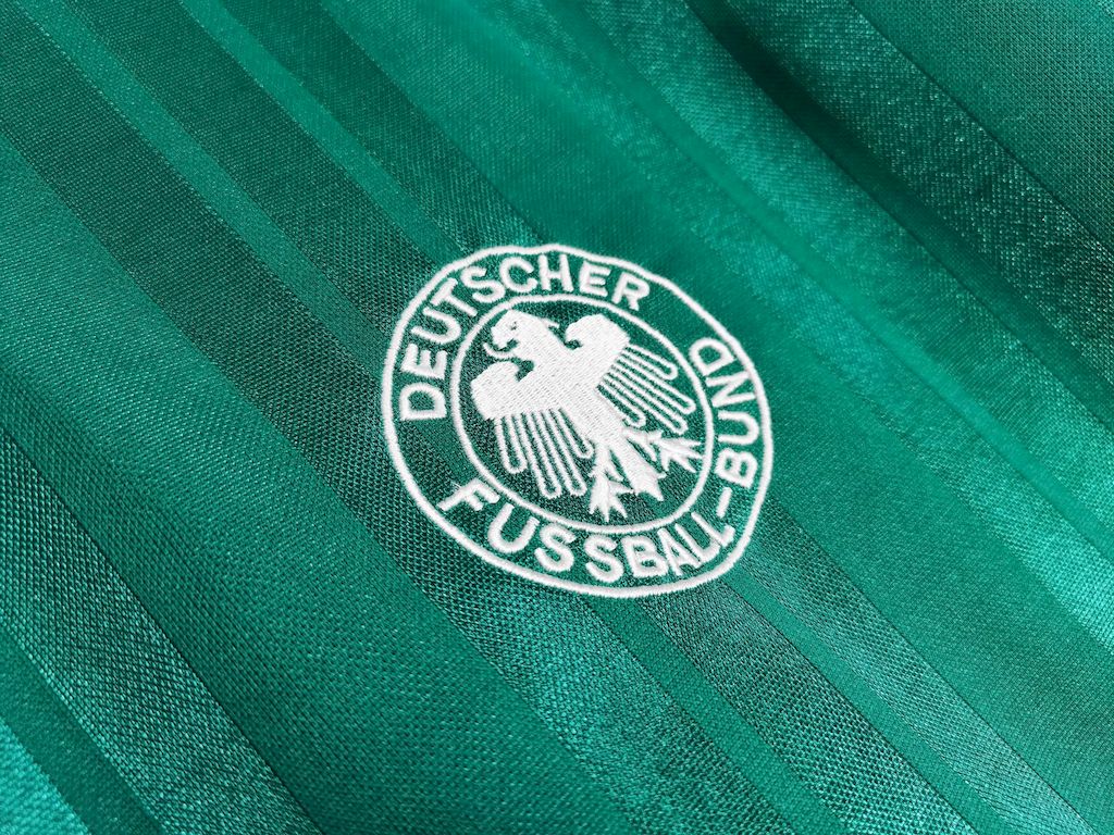Camisa reserva retrô da Alemanha de 1992