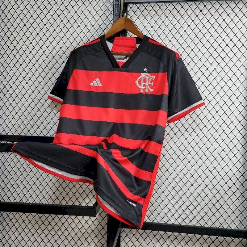 Camisa titular do Flamengo 2024/25