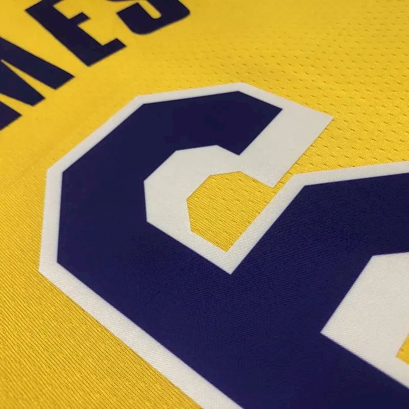 Camisa amarela masculina do LeBron James – Edição de 75º aniversário