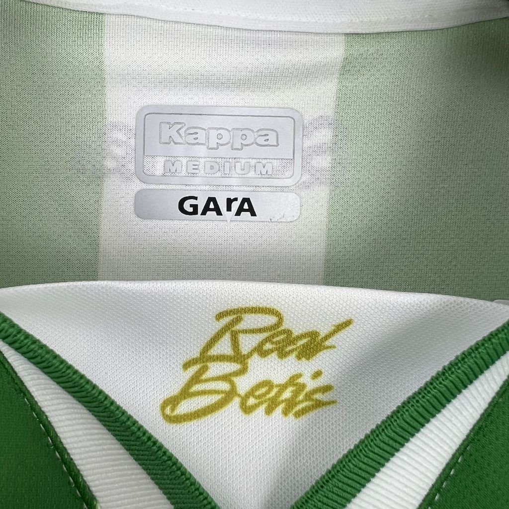 Camisa retrô dourada da Copa do Rei do Real Betis 2011/12