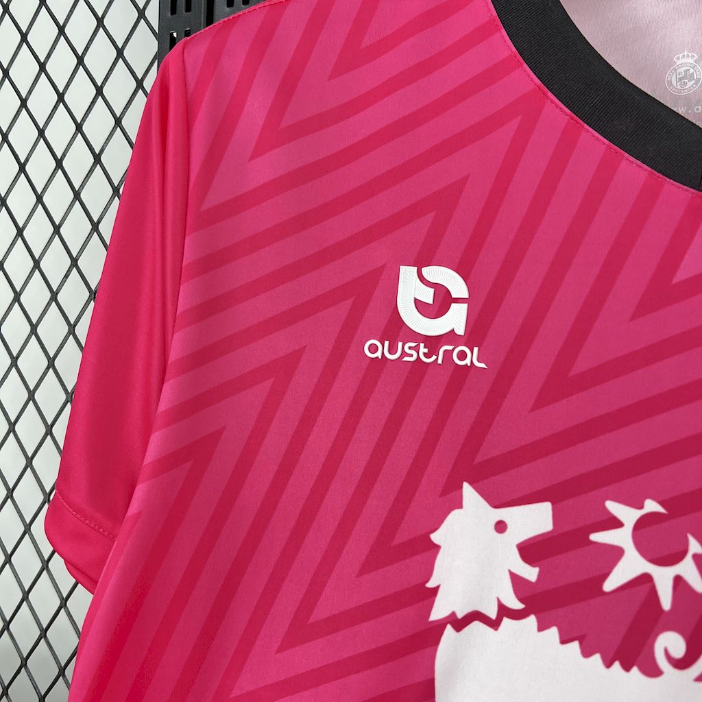 Camisa de goleiro rosa do Racing de Santander 2024/25