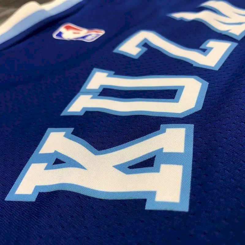 Camisa Kyle Kuzma Masculina Azul Versão Jogador – Edição Clássica Retro Conjunta