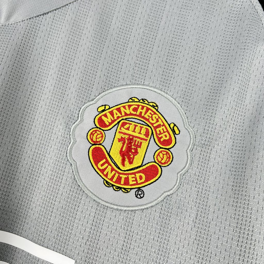 Manchester United 2007/08 Grey Goalkeeper Retro Jersey