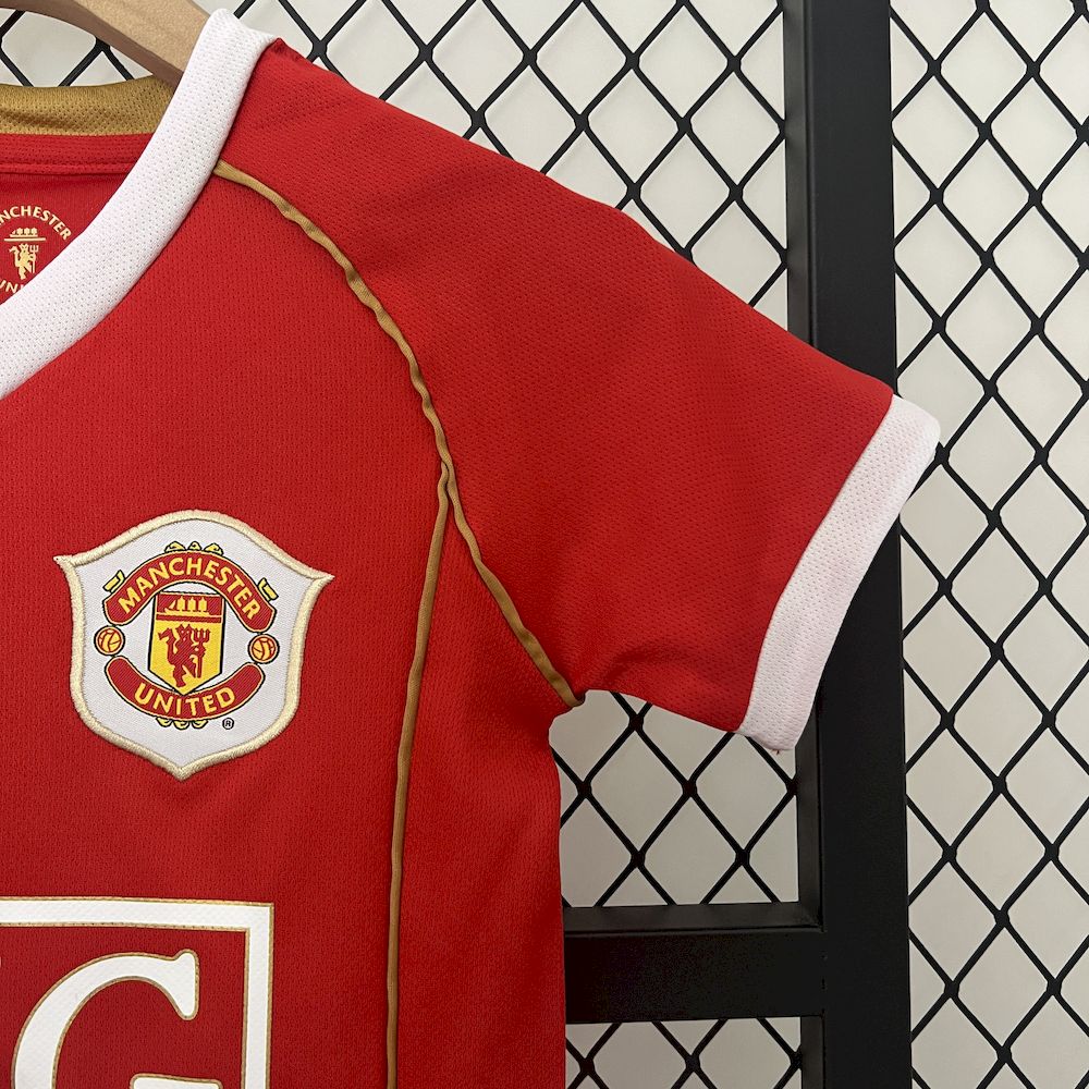 Manchester United 2006/07 Home Kids Retro Jersey And Shorts