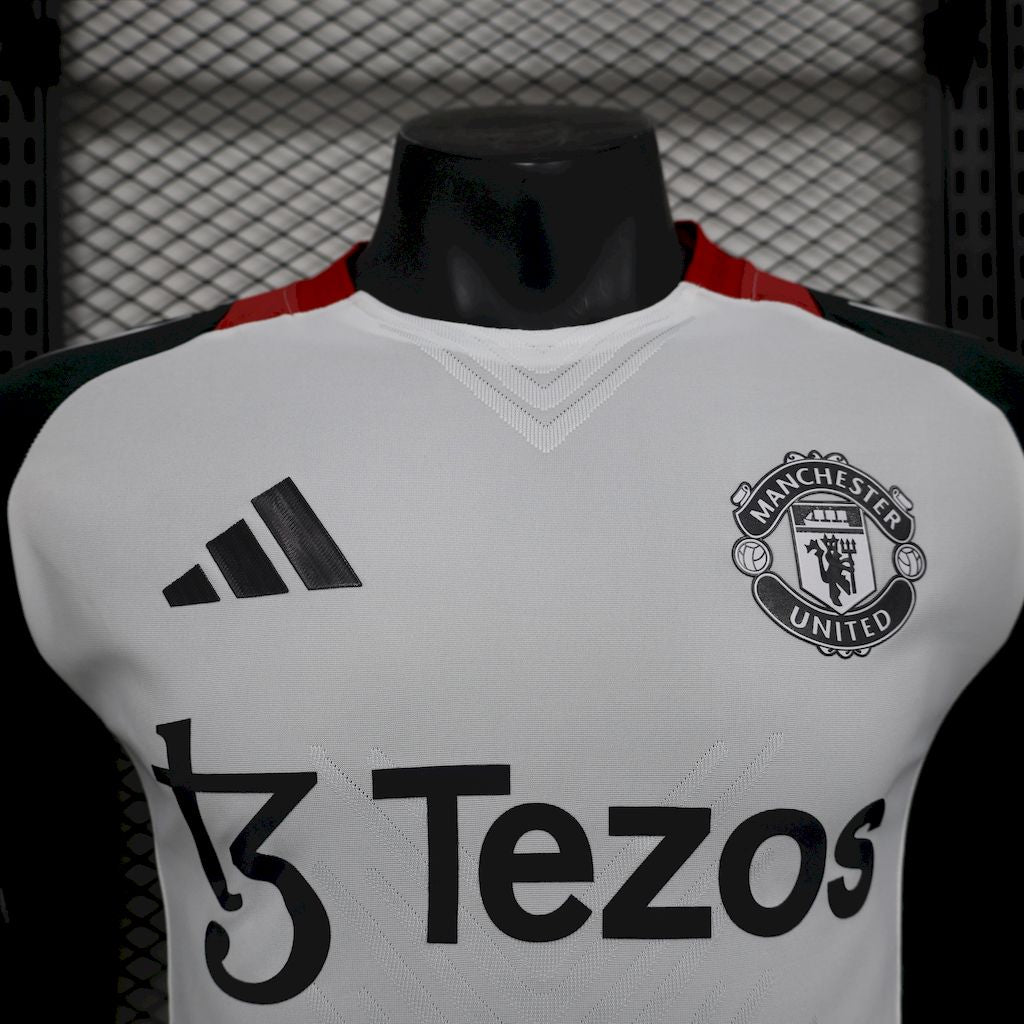 Camisa de treino pré-jogo do Manchester United 2025/26, versão jogador