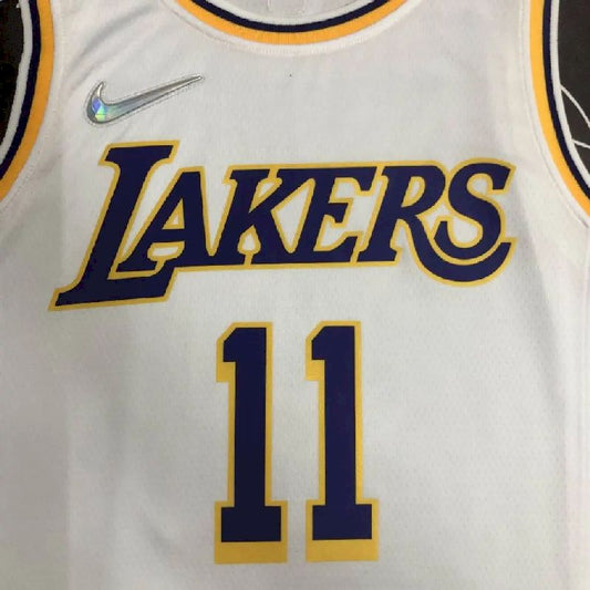 Camisa masculina Kyrie Irving branca do time – Edição de 75º aniversário