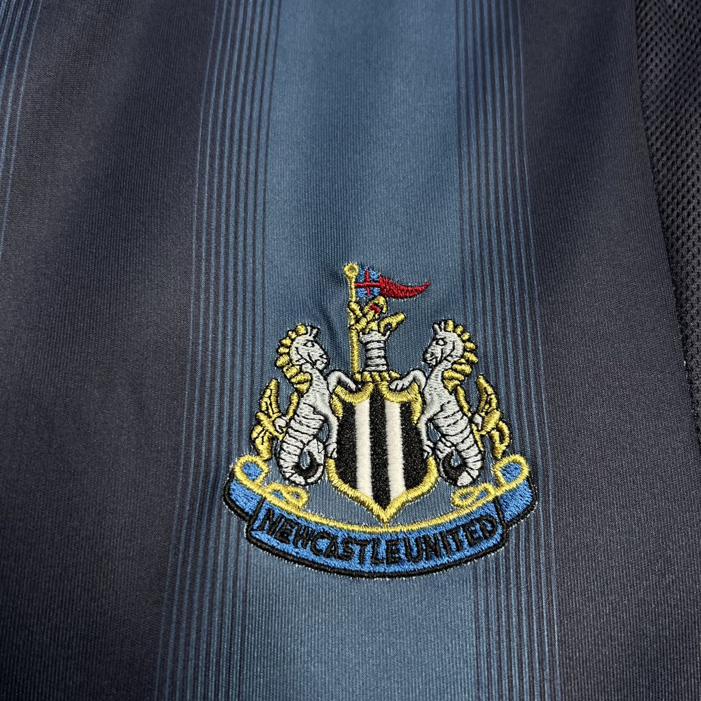 Camisa retrô reserva do Newcastle United 2004/06