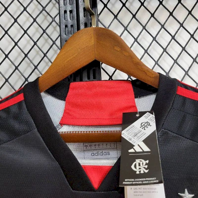 Camisa titular do Flamengo 2024/25