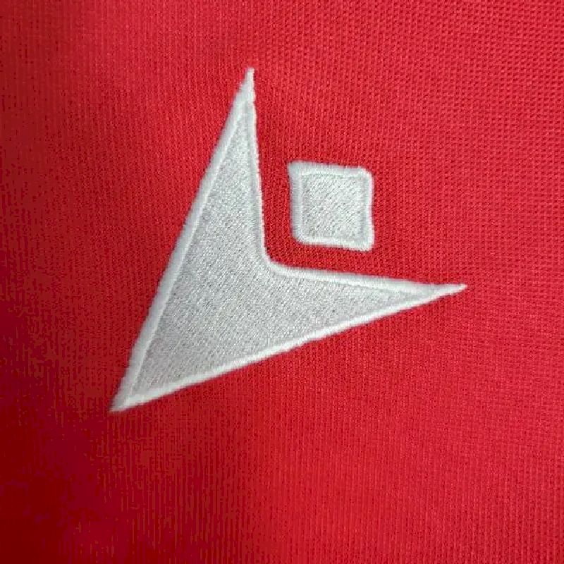 Camisa titular do Nottingham Forest 2022/23