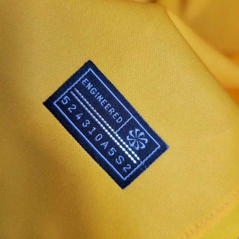 Camisa Barcelona 2023/24 Quarta de Mangas Compridas