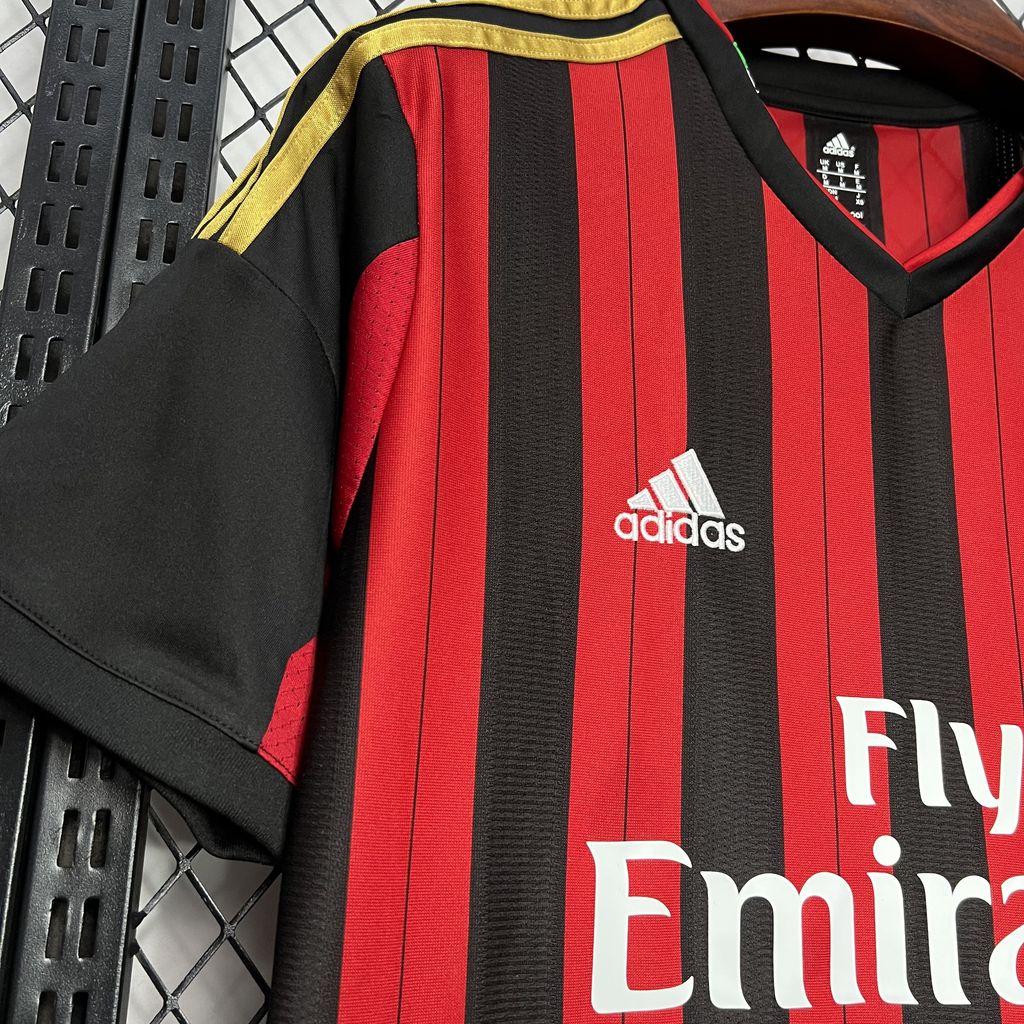 Camisa retrô titular do AC Milan 2013/14