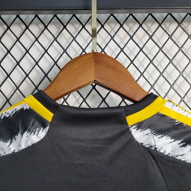 Juventus 2023/24 Home Kids Kit