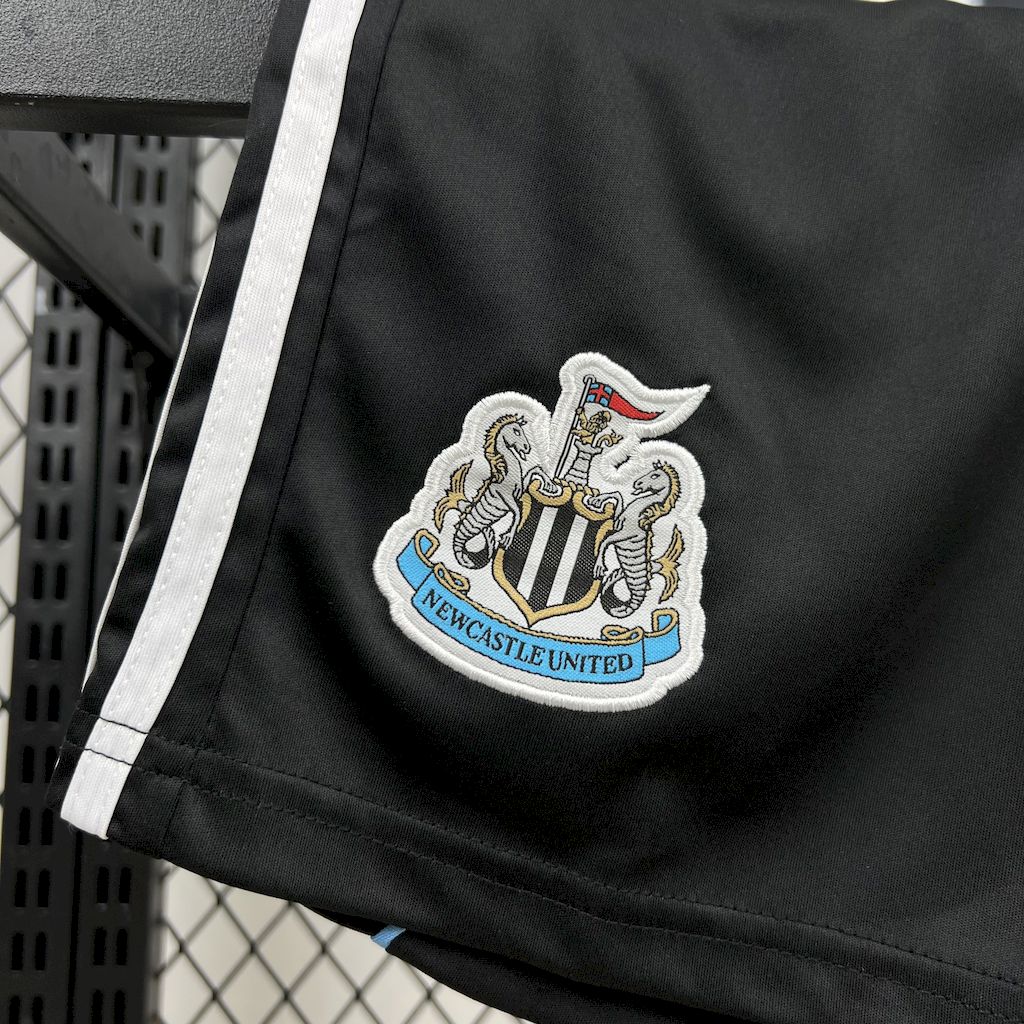 Newcastle United 2025/26 Home Kids Kit