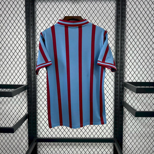 Camisa retrô do Aston Villa 1956/57