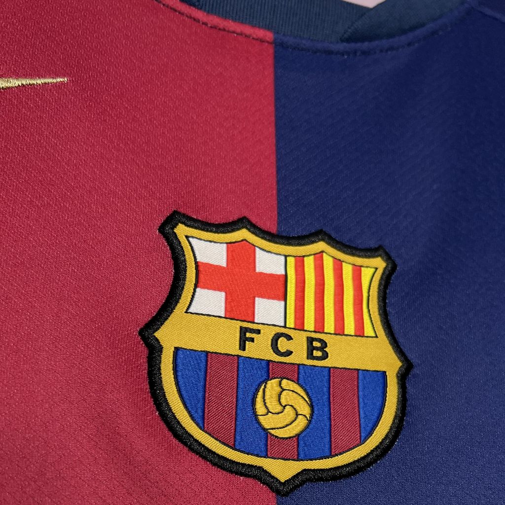 Camisa titular do Barcelona 2024/25