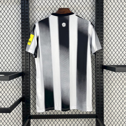 Men's Newcastle United 2025/26 Home Jersey